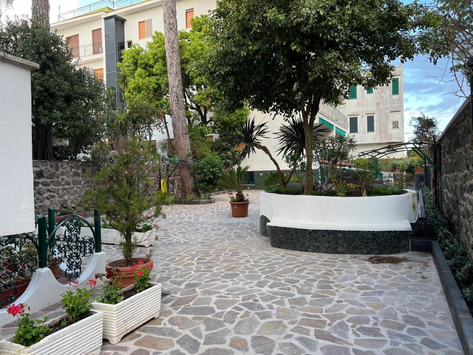 Casa Vacanza Imparo B&B อีสเกีย ภายนอก รูปภาพ