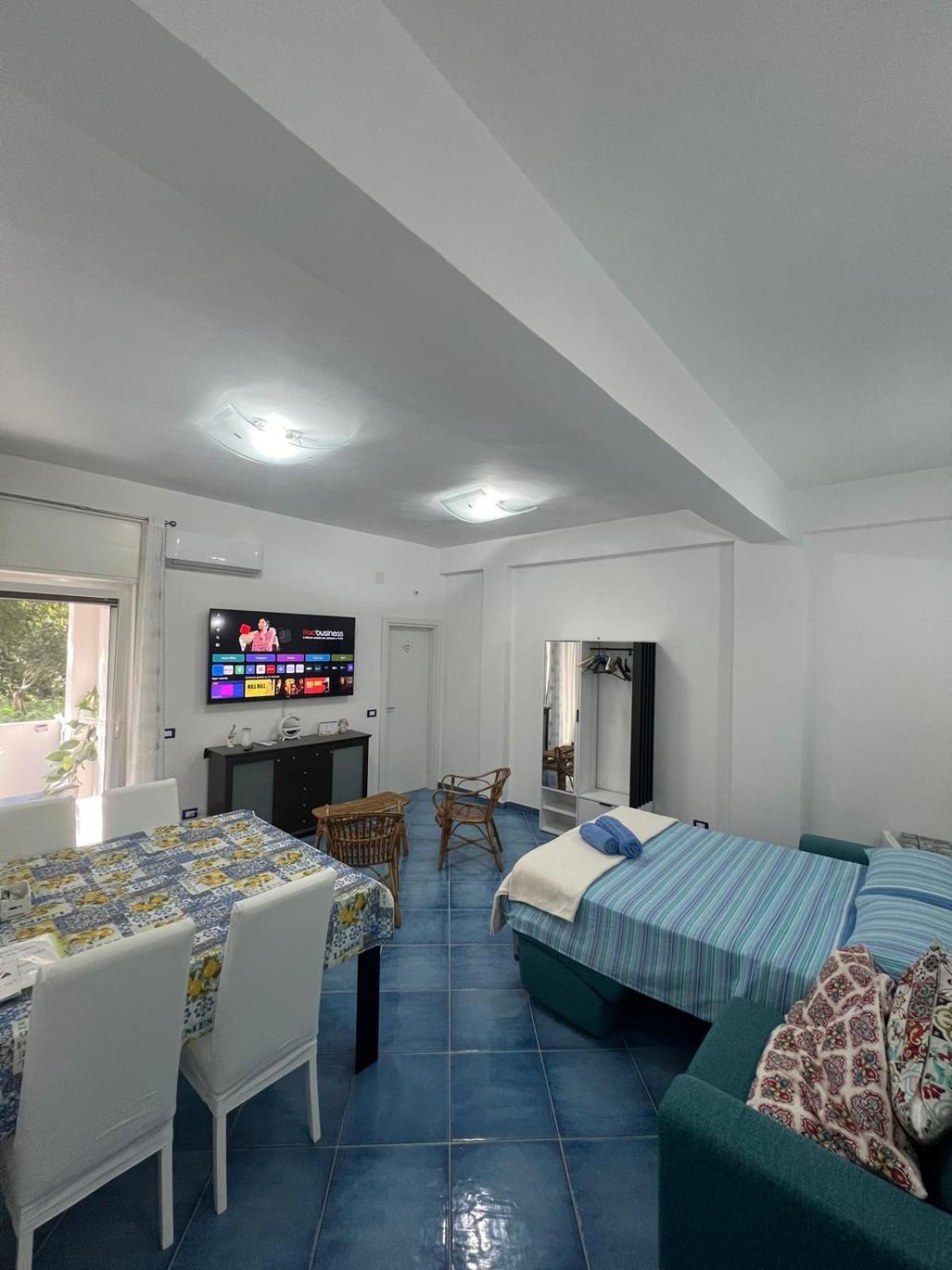 Casa Vacanza Imparo B&B อีสเกีย ภายนอก รูปภาพ